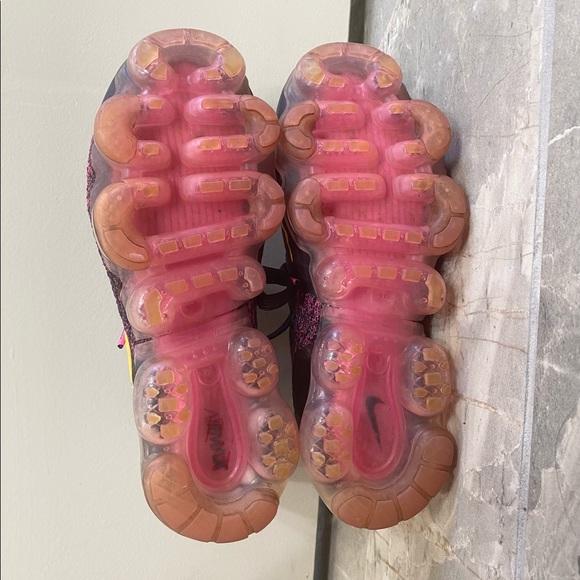 Nike Air Vapormax Flyknit 2 Women's 6.5 Pink Blast - Picture 7 of 9